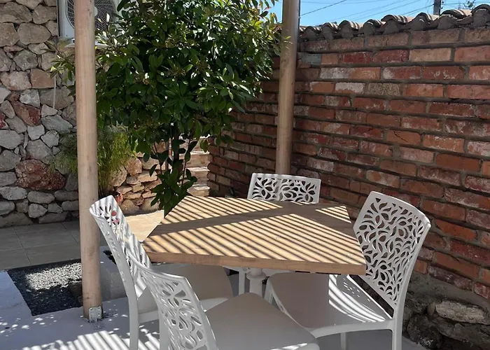 Vendégház Opera 4*